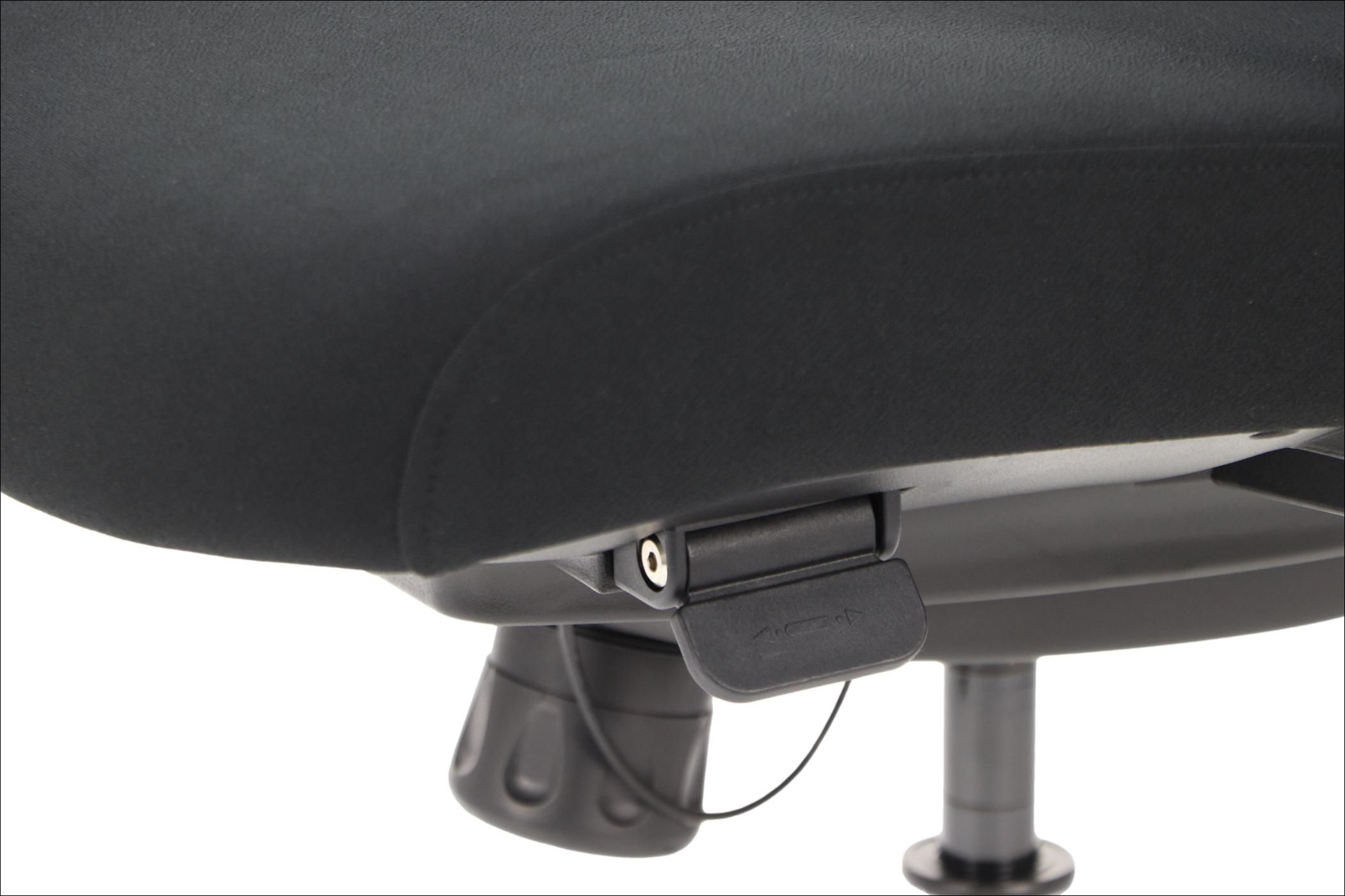 Fotel obrotowy XELO M ergonomiczny Fotel obrotowy XELO M ergonomiczny zgodny z BHP